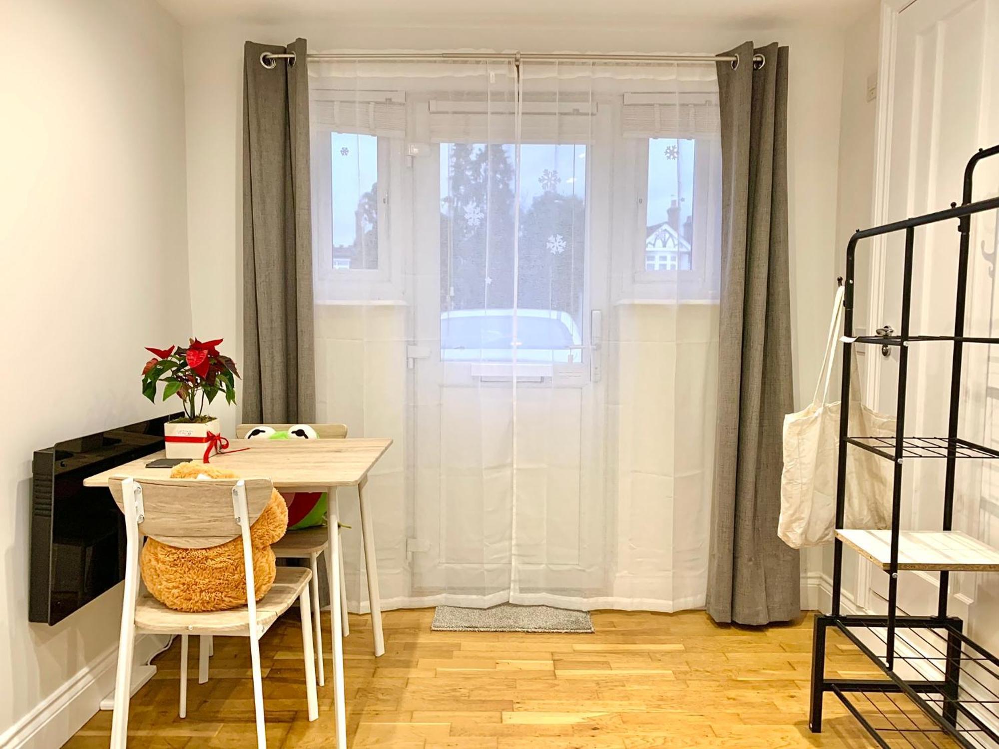 Cozytomari Apartment London Bagian luar foto